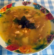 Суп гороховый с курицей и беконом
