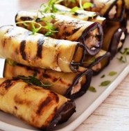 рулетик-из-баклажан-с-сырно-ореховой-начинкой