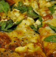 пицца-с-сыром-фета-шпинатом