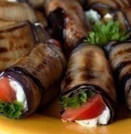 rulet-iz-baklajan-s-fetoi-pomidorami