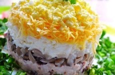 салат-с-куриной-грудкой-грибами