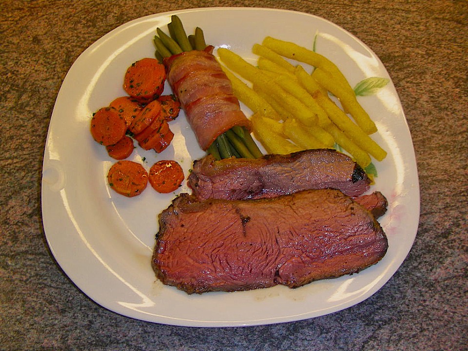 Ростбиф с гарниром. Блюда с ростбифом. Кето гарниры. Филе миньон с грибным гратеном. Ростбиф по-тюрингенски.
