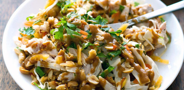тайский рубленный куриный салат